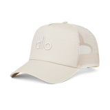 Alo Yoga Cotton District Trucker Hat - Bone