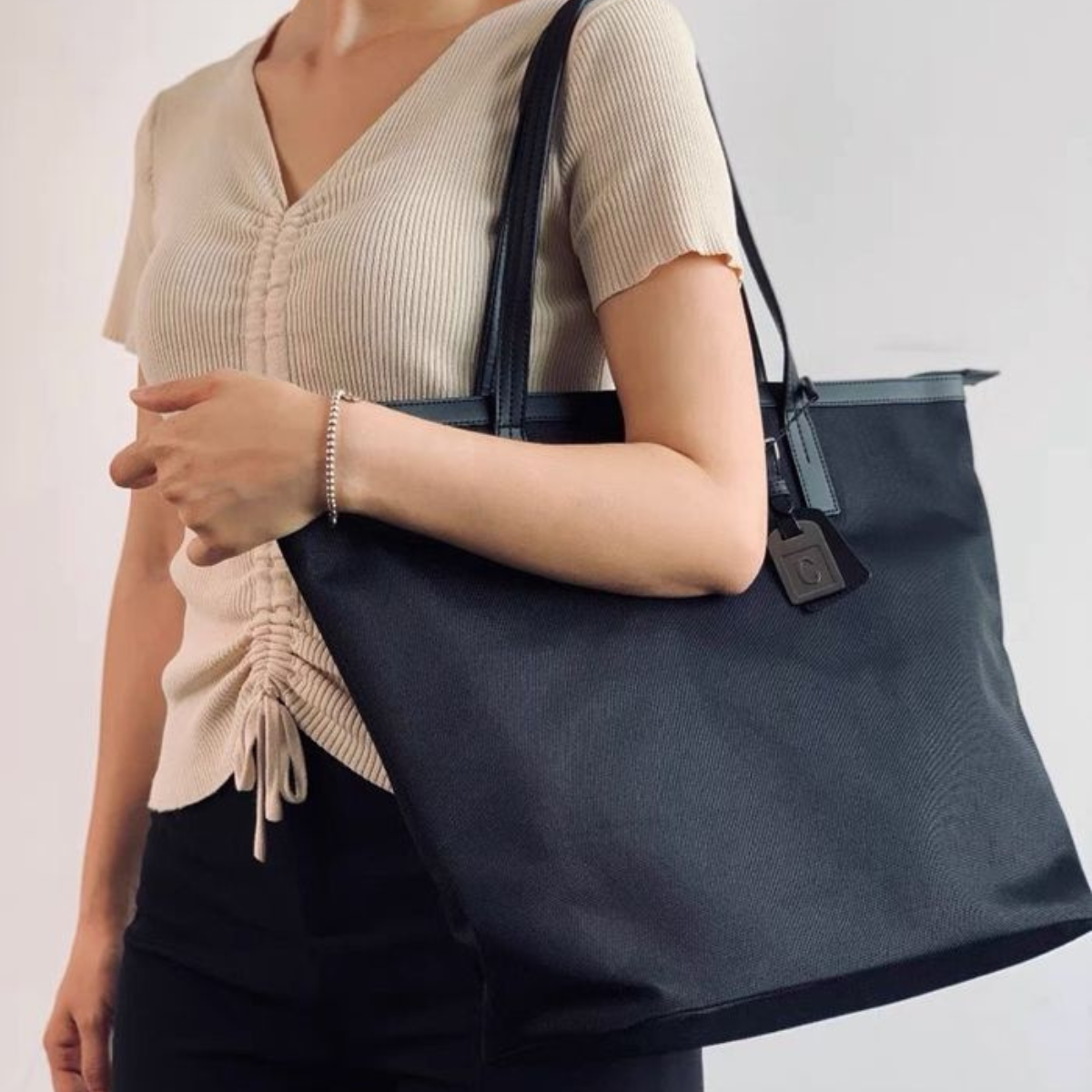 Calvin Klein JEANS Classy Nylon Canvas Shoulderbag Women - BLK - Black