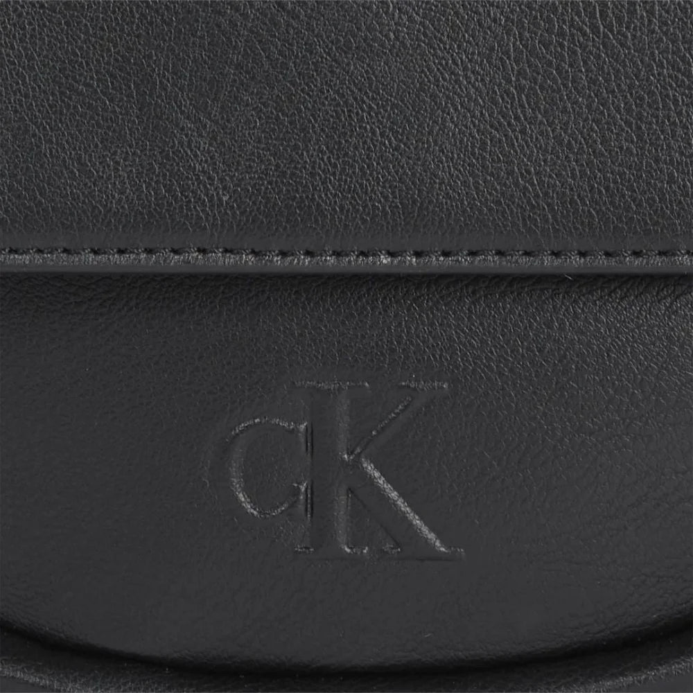 Calvin Klein Jeans Ultralight Saddle22 Pu Crossbody K60K610846-BLK - Black