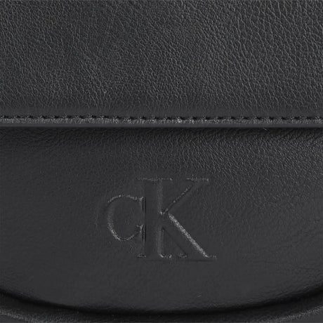 Calvin Klein Jeans Ultralight Saddle22 Pu Crossbody K60K610846-BLK - Black