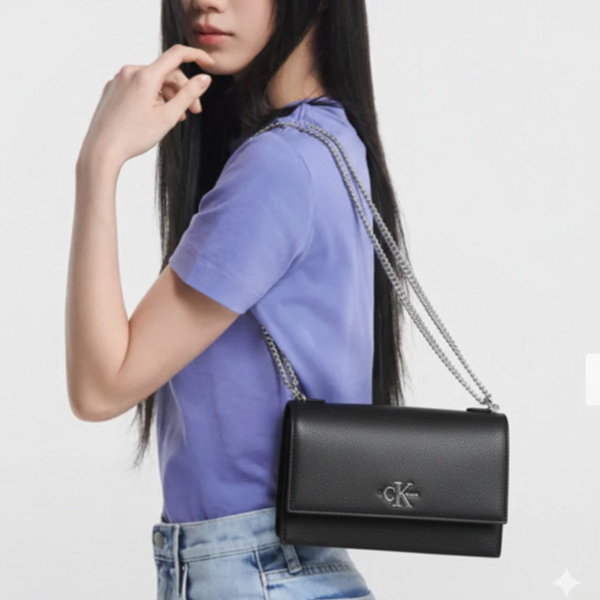 CALVIN KLEIN LOGO HARDWARE Shoulder BAG Women - BLK - Black