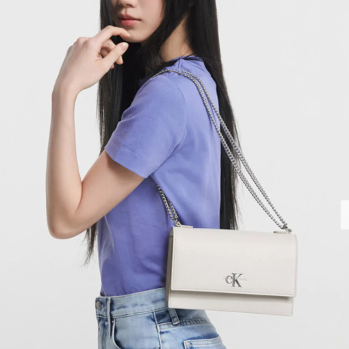 CALVIN KLEIN LOGO HARDWARE Shoulder BAG Women - OFFWHT - Off White