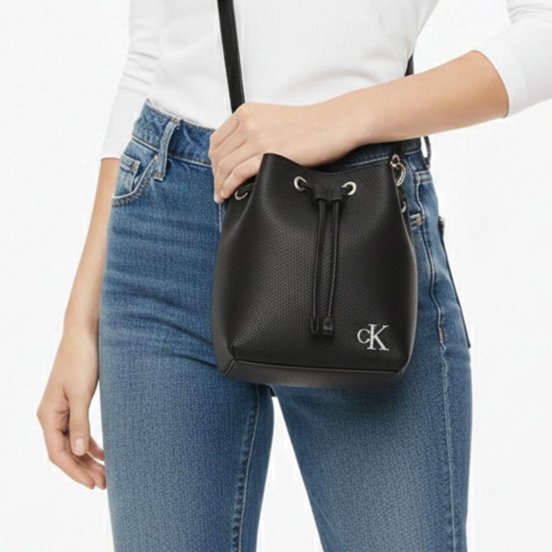 Calvin Klein Minimal Monogram Bucket Bag Women - BLK - Black