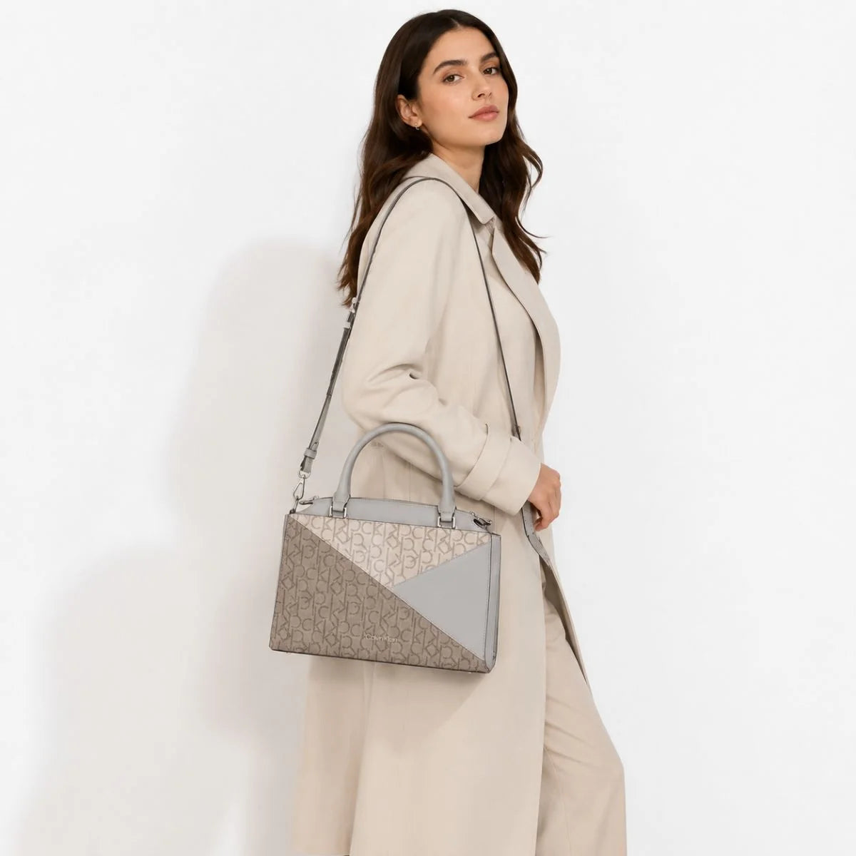 Calvin Klein Monogram Print Crossbody Women - BEGGRY - Beige-Gray