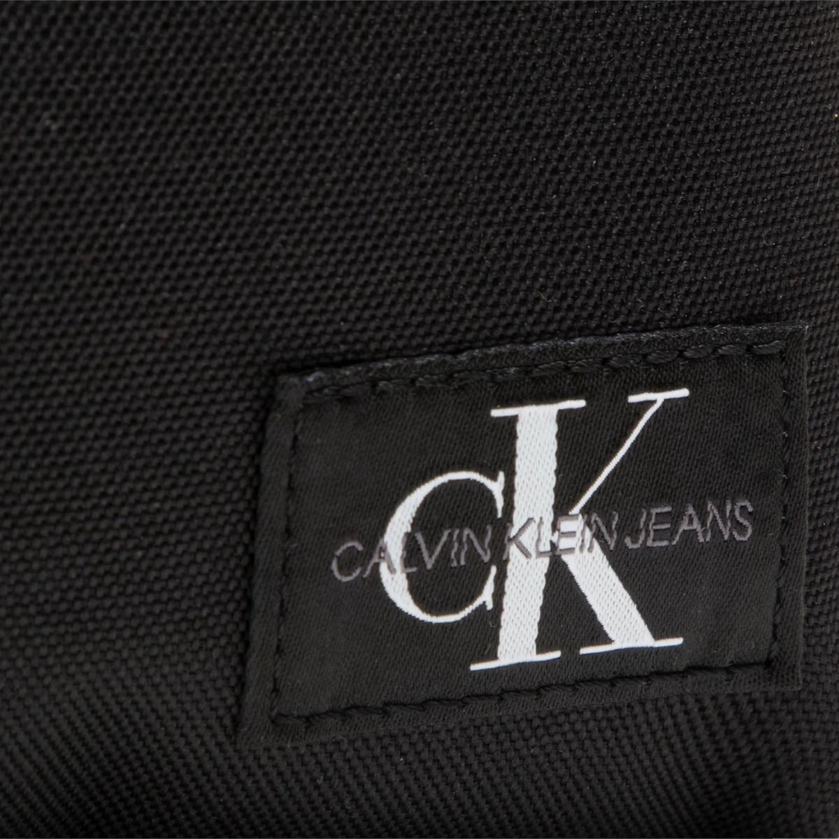 Calvin Klein Shoulder bag MICRO FLATPACK K50K505988 - BLK - Black