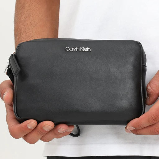 Calvin Klein - Must Camera Bag Handbag