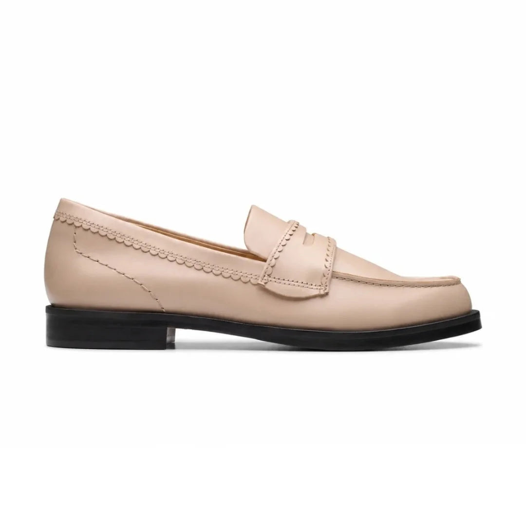Clarks Straven Edge Sand Leather Women - BEG