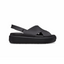 Crocs Brooklyn Luxe Cross Strap - BLK - Black / 37-38