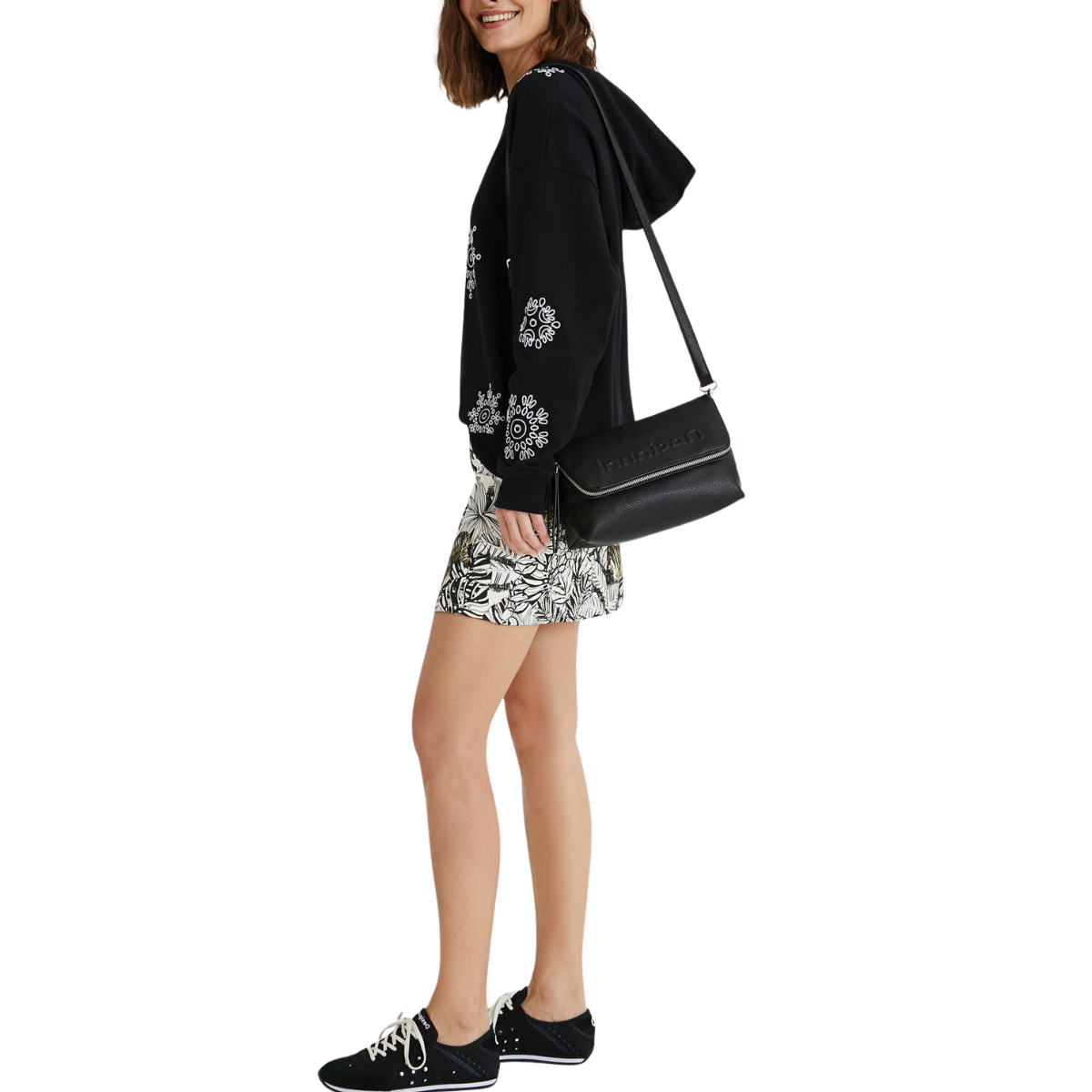 Desigual Bols_Embossed Half Venecia Logo-BLK - Black