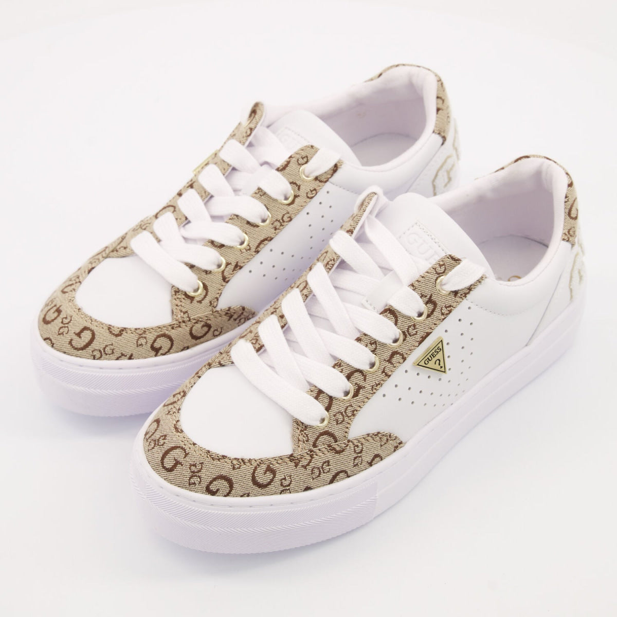 GUESS Beverly Logo Trainers - WHTBEG