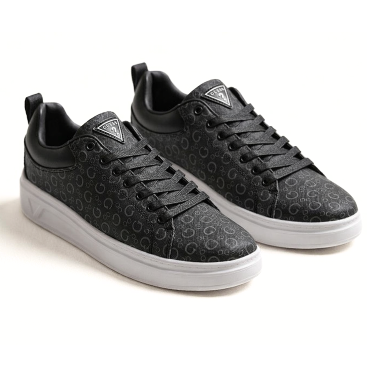 GUESS CHELLY 2 Sneakers Men - BLK