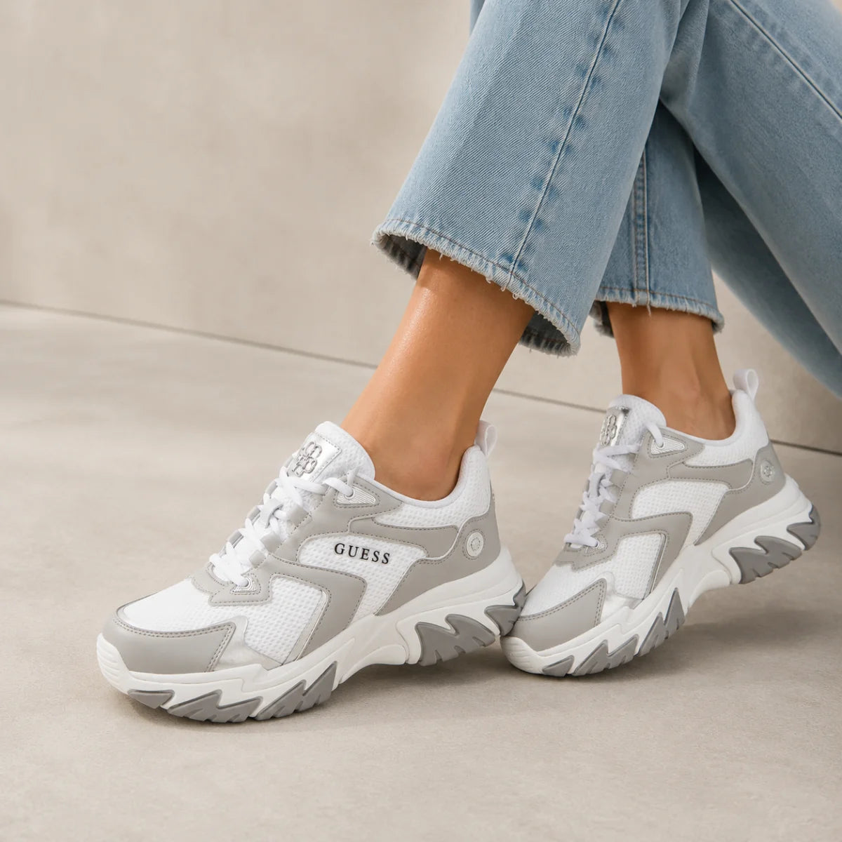GUESS Notiss Logo Lace-up Sneakers Women - WHTGRY