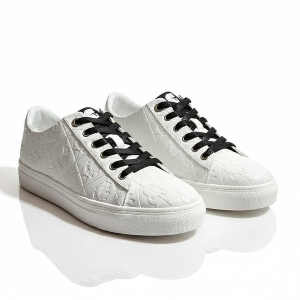 KARL LAGERFELD PARIS DIAMOND EMBOSESED LACE UP Sneakers Women - WHT - White / 35