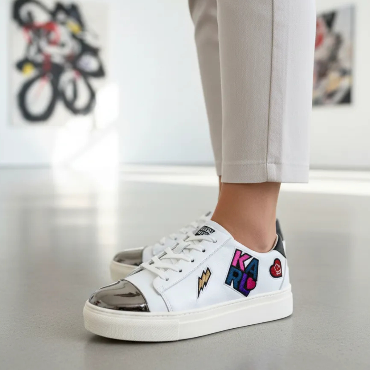 KARL LAGERFELD PARIS Tennis Sneakers Women - WHT