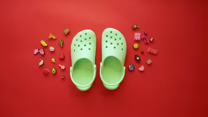 Load video: Crocs Jibbitz™ Charms Bee