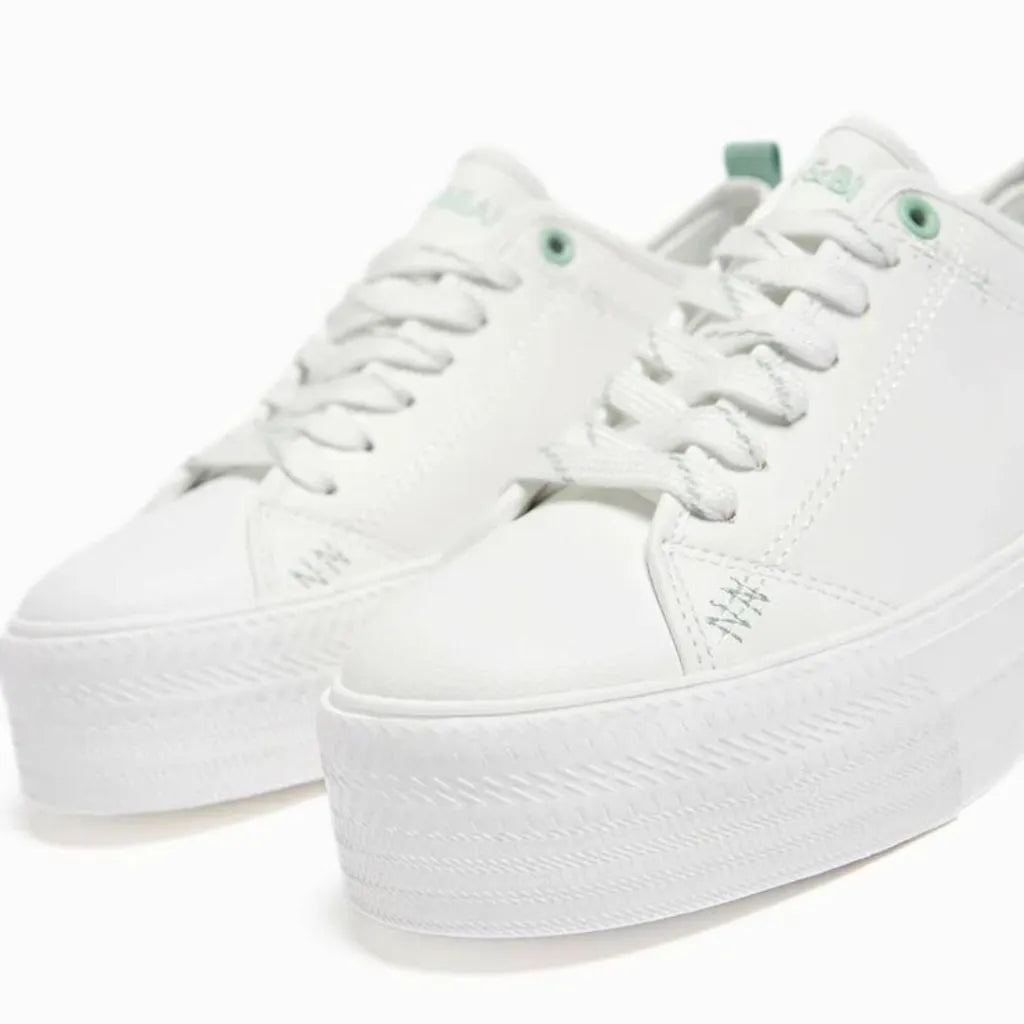 Pull & Bear Basic Lace-Up Chunky Trainers Women 1307-140-001-WHT