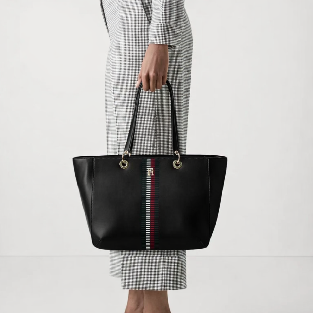 Tommy Hilfiger CHIC TOTE CORP Handbag women - BLK - Black