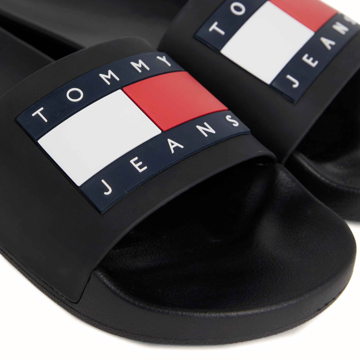 Tommy Hilfiger Essential Flag Badge Pool Slides BLK