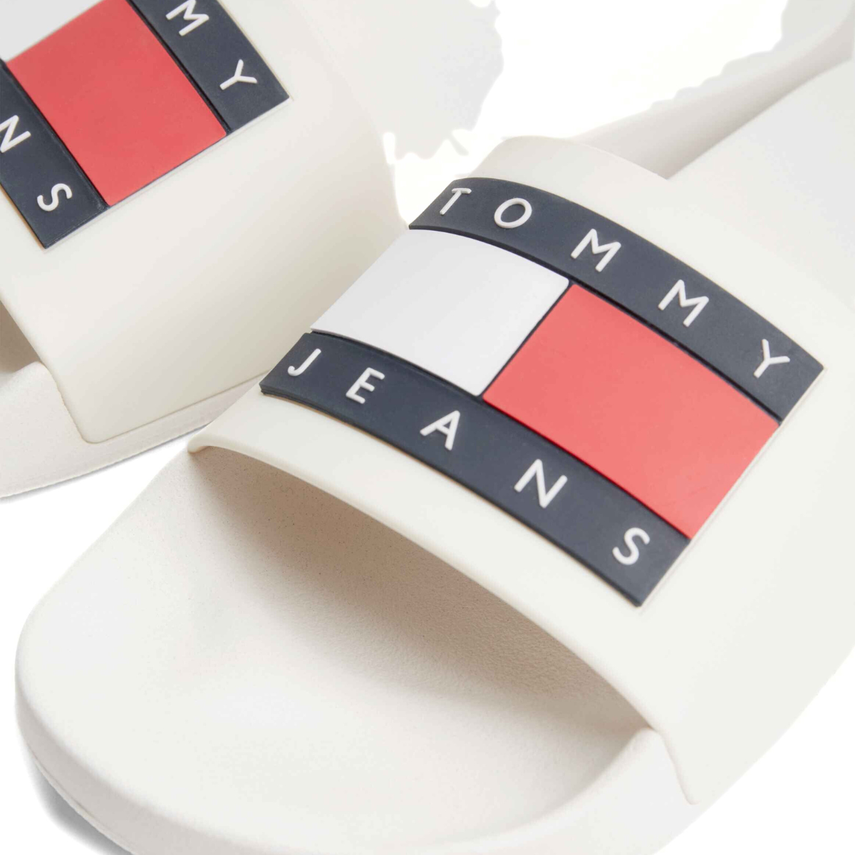 Tommy Hilfiger Essential Flag Badge Pool Slides OFFWHT