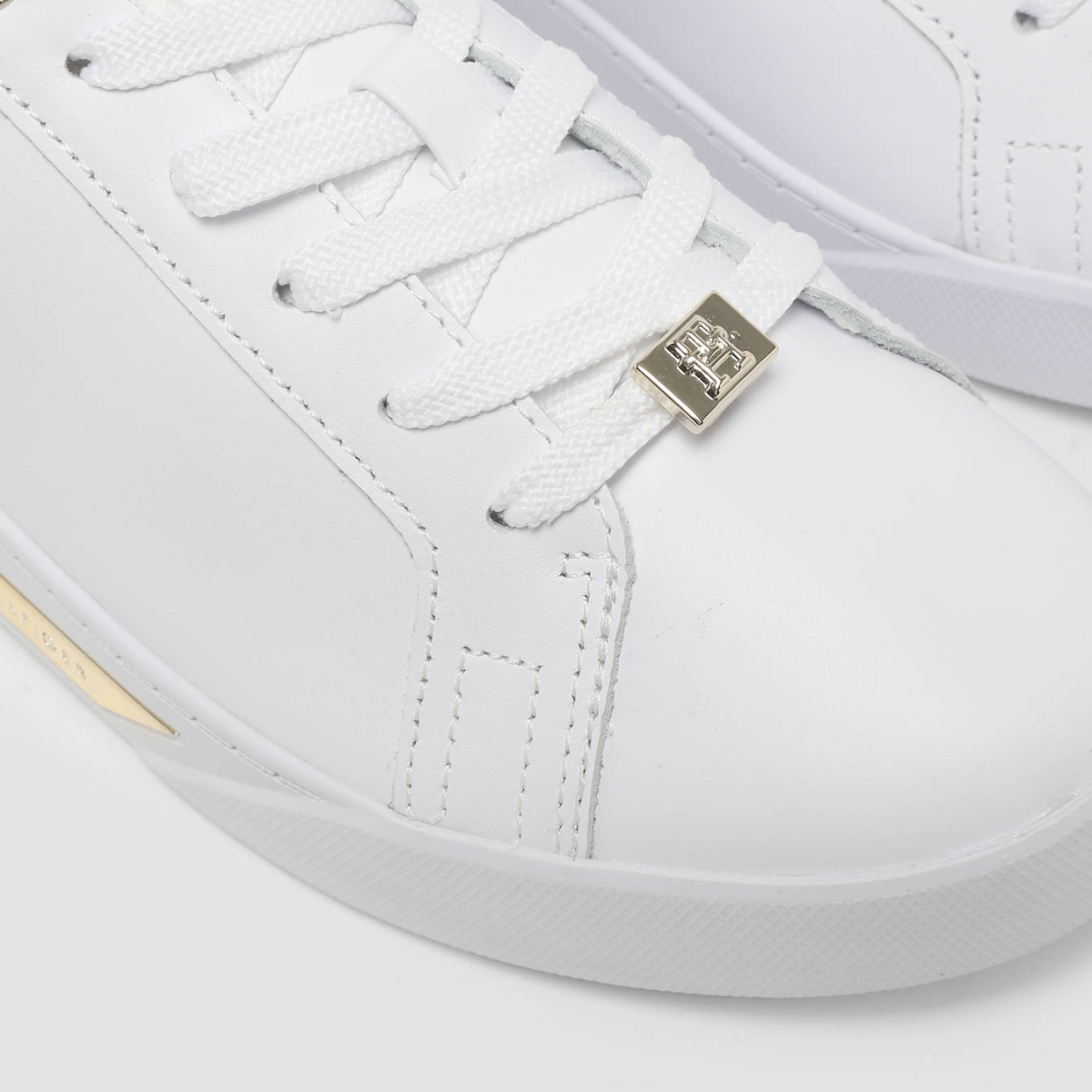 Tommy Hilfiger Golden HW Court Sneaker FW0FW07702 - WHT