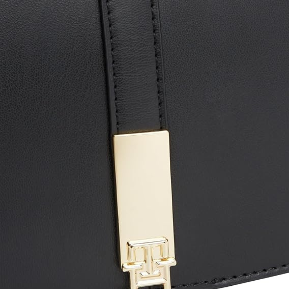 Tommy Hilfiger Heritage Chain Strap Crossbody Women - BLK - Black
