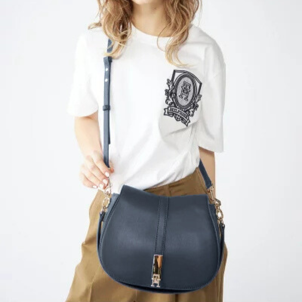 Tommy Hilfiger Heritage Chain Strap Crossbody Women - NVY - Navy