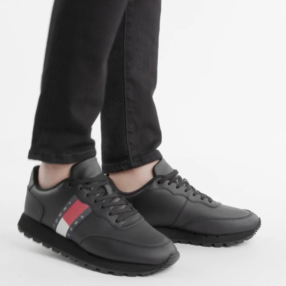 Tommy Hilfiger Jeans Leather Runner ESS Men EM0EM00898-BLK - Shoes