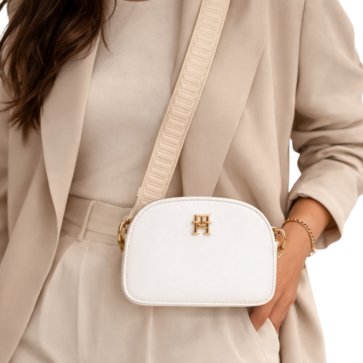 Tommy Hilfiger Life Half Moon Camera Bag AW0AW14471 - WHT - White