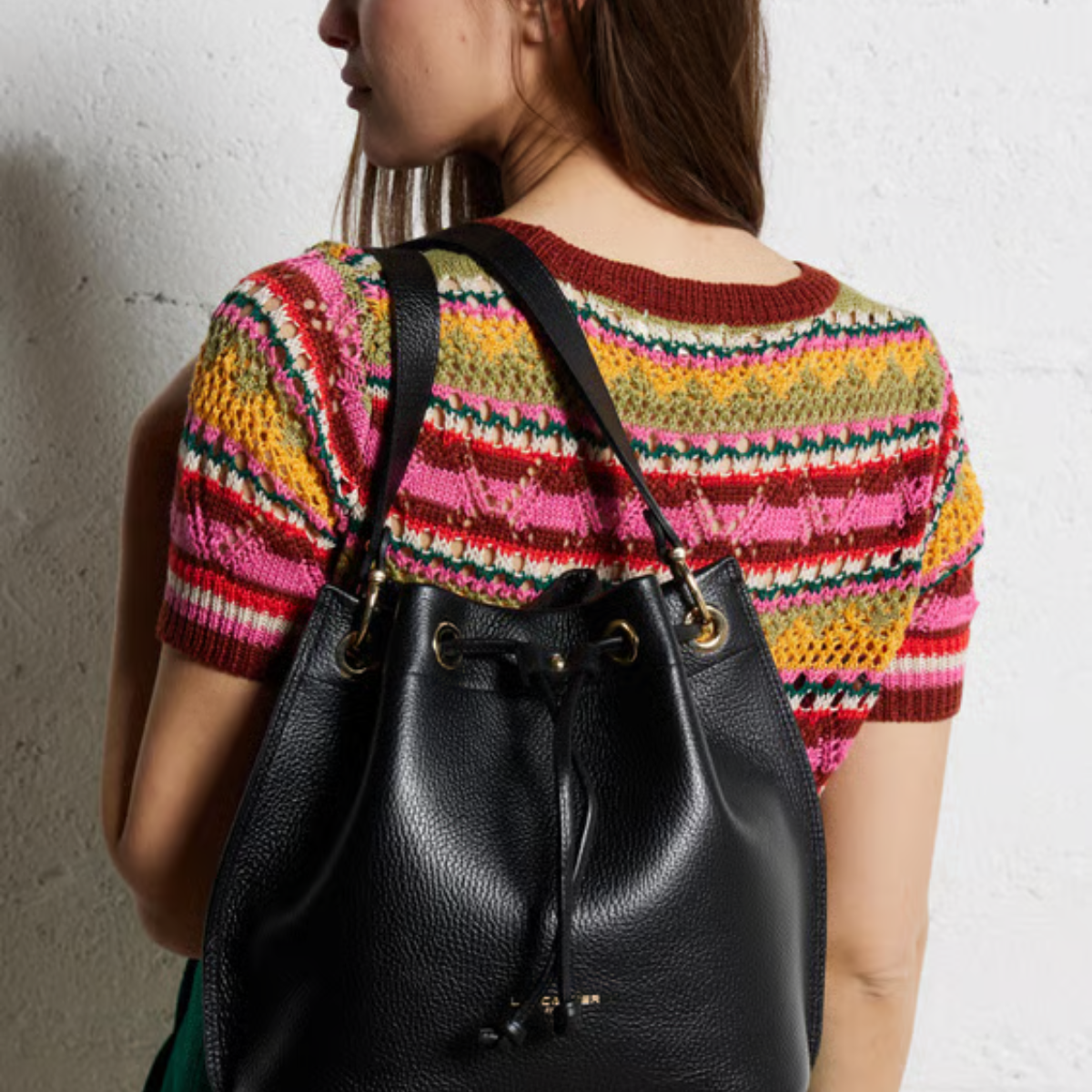 Tommy Hilfiger Luxe Leather Bucket Bag Women - BLK - Black