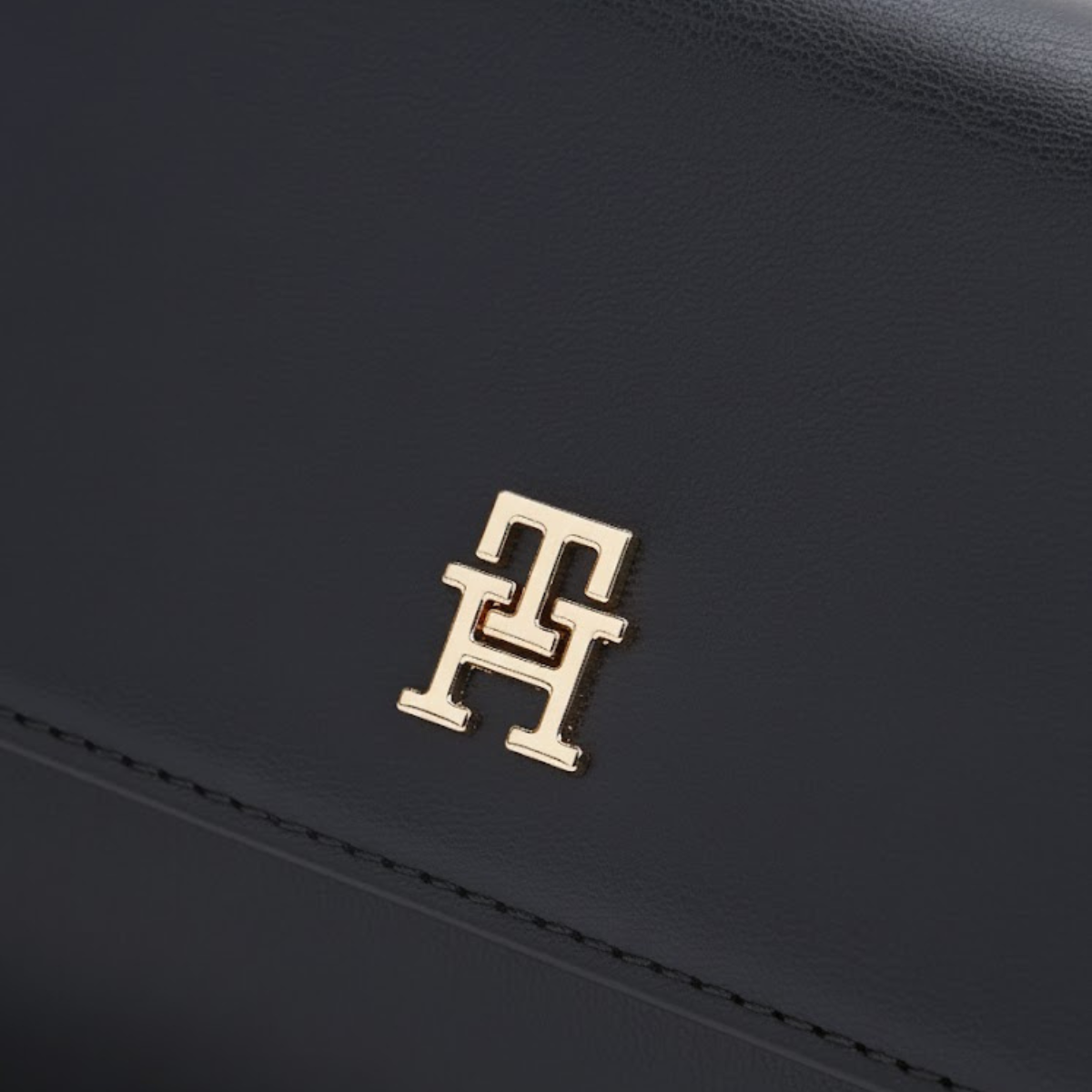 Tommy Hilfiger Pebbled Flap Crossbody Bag - BLK - Black