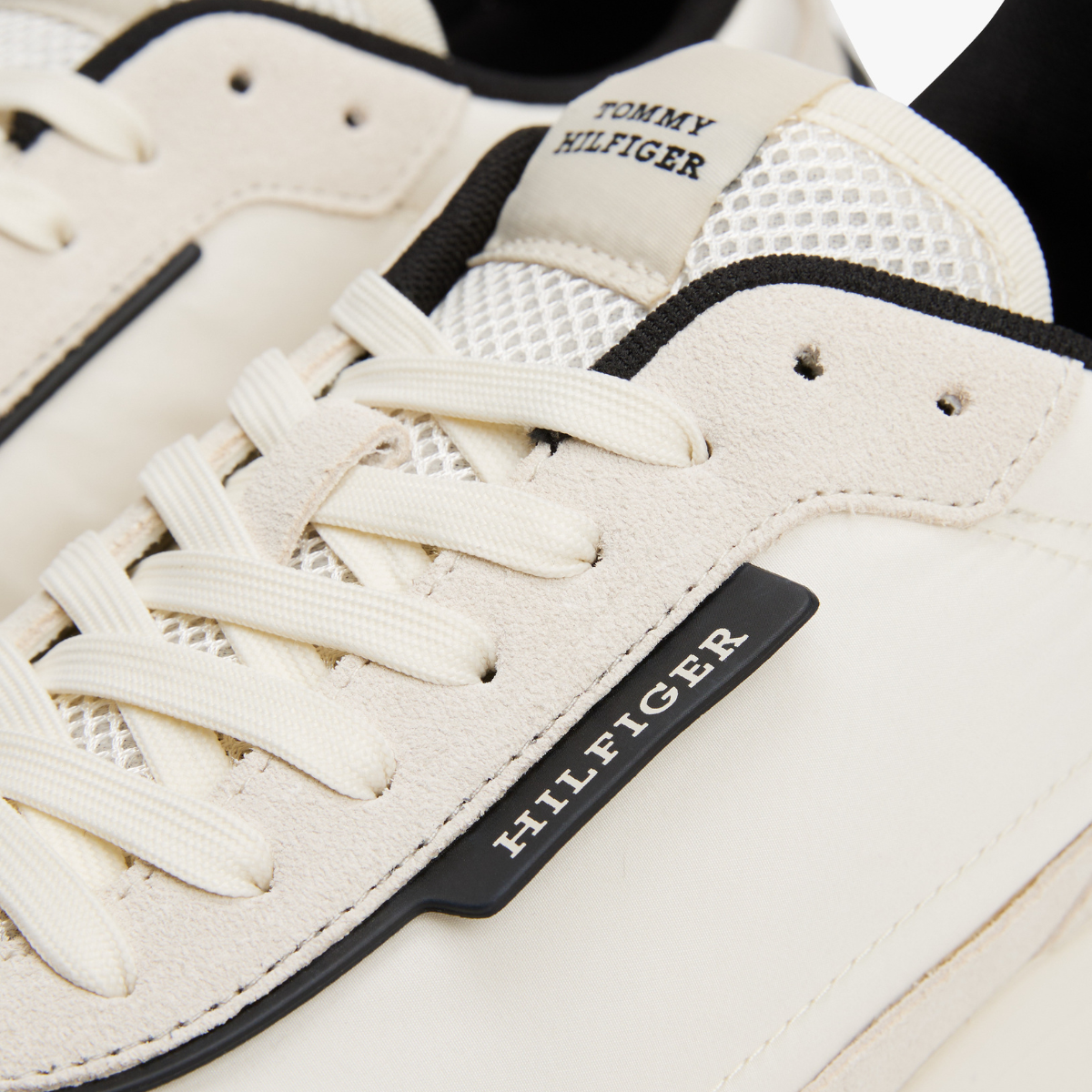 Tommy Hilfiger Retro Runner Sneakers Seasonal FM0FM05523-CRMBLK