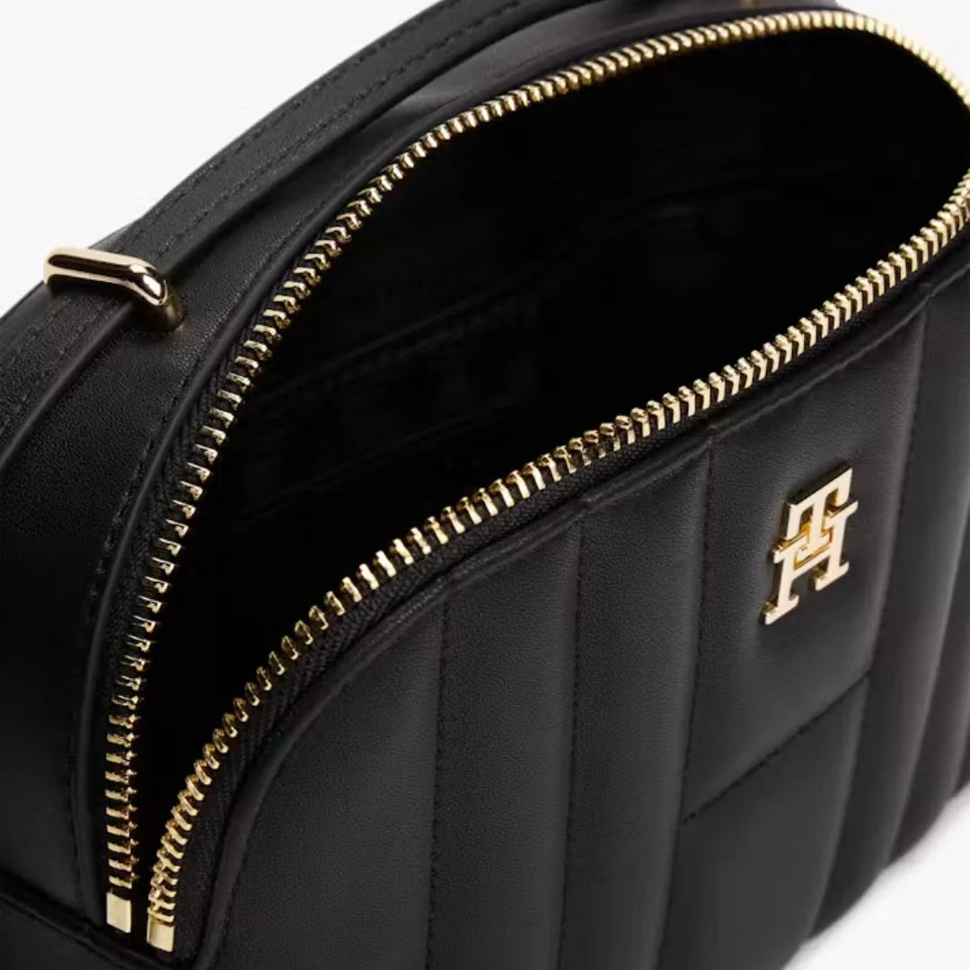 Tommy Hilfiger TH Monogram Quilted Camera Bag Women - BLK - Black