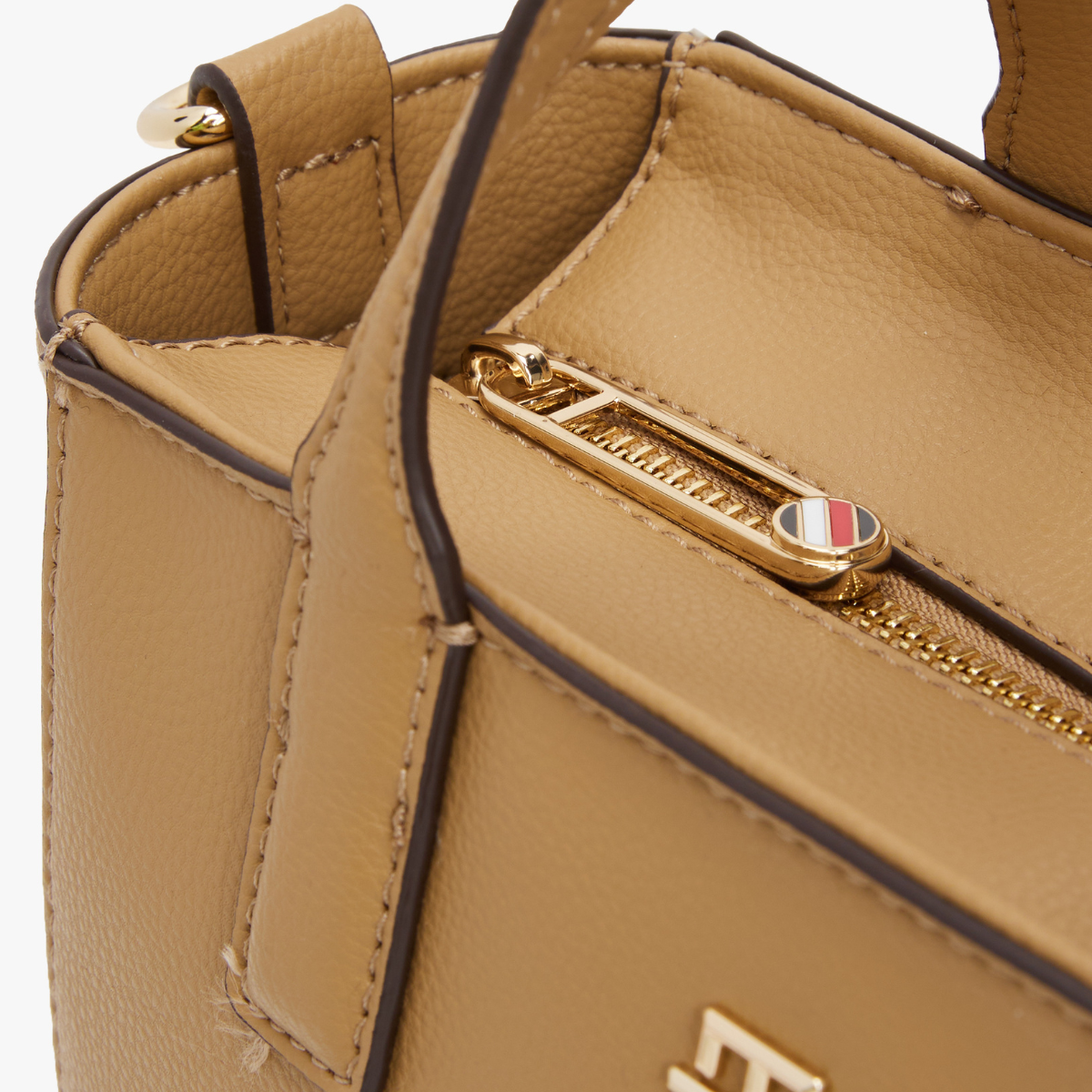 Tommy Hilfiger TH Soft Logo Strap Tote Women - BRN - Brown